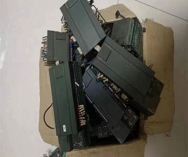 西门子PLC上电亮红灯故障维修技术精